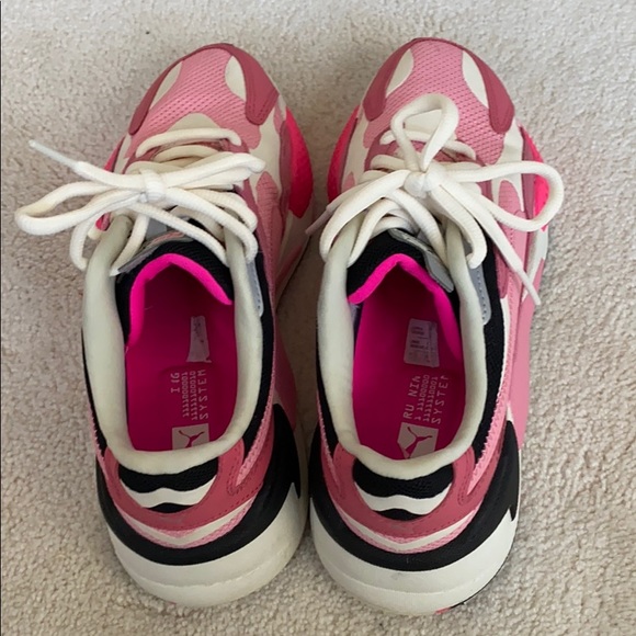 Puma - Picture 2 of 5